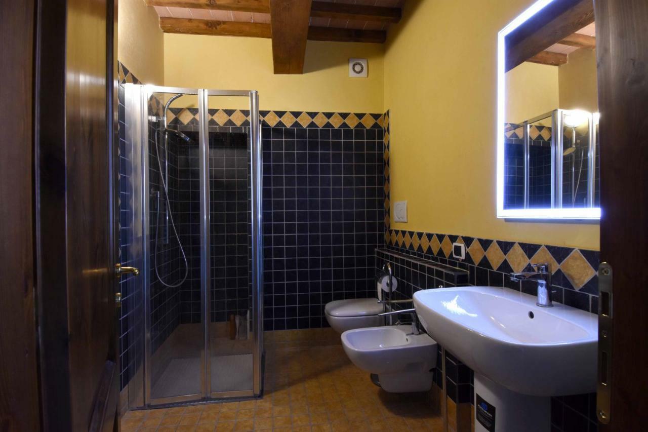 דירות לסטרה א סיניה Historical Palace In The Heart Of Tuscany מראה חיצוני תמונה